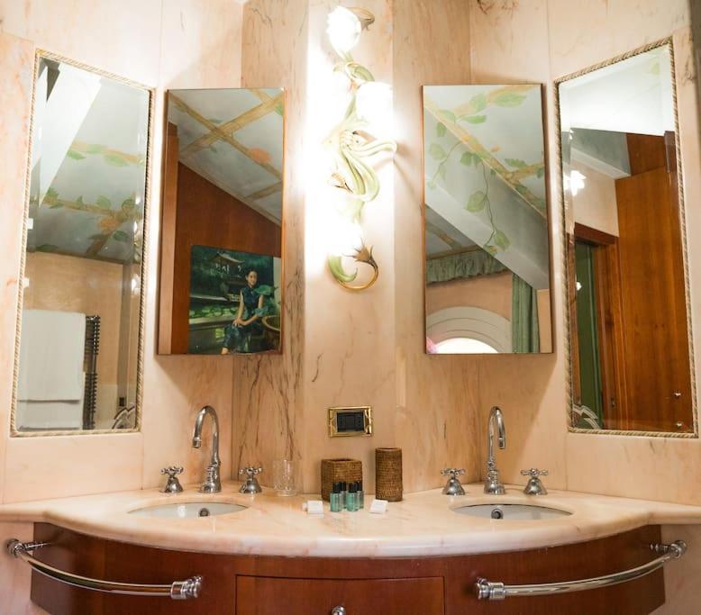 ボローニャCarbonesi Luxury - Centro Storicoアパートメント エクステリア 写真